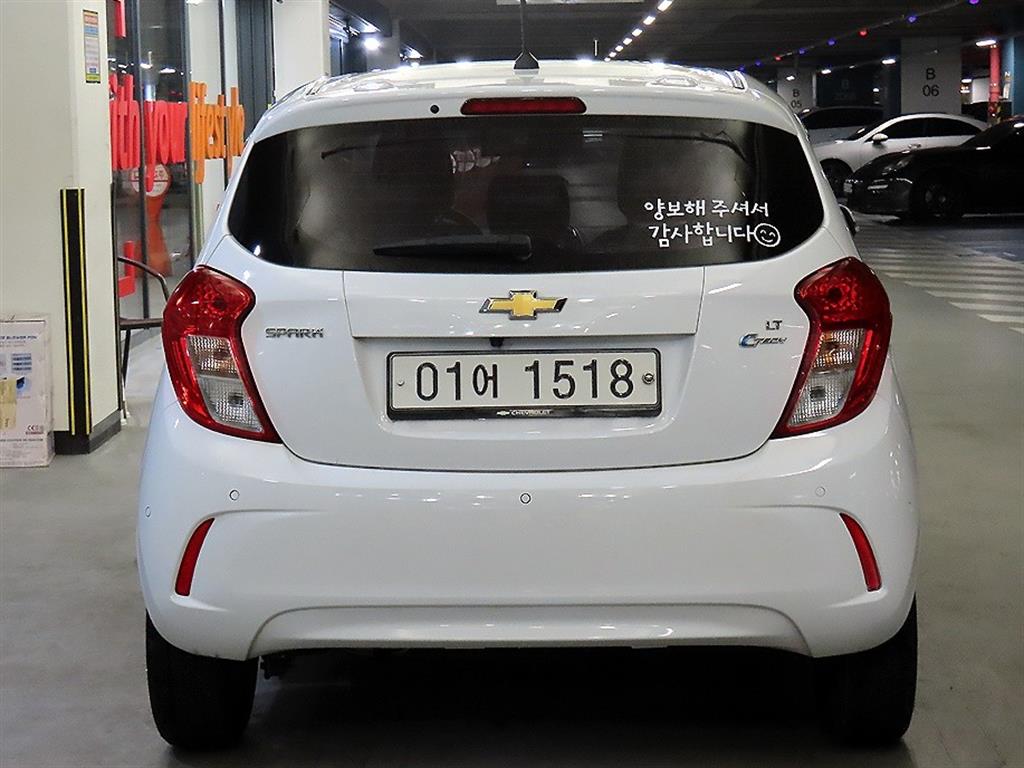 Chevrolet Spark - Vista 5