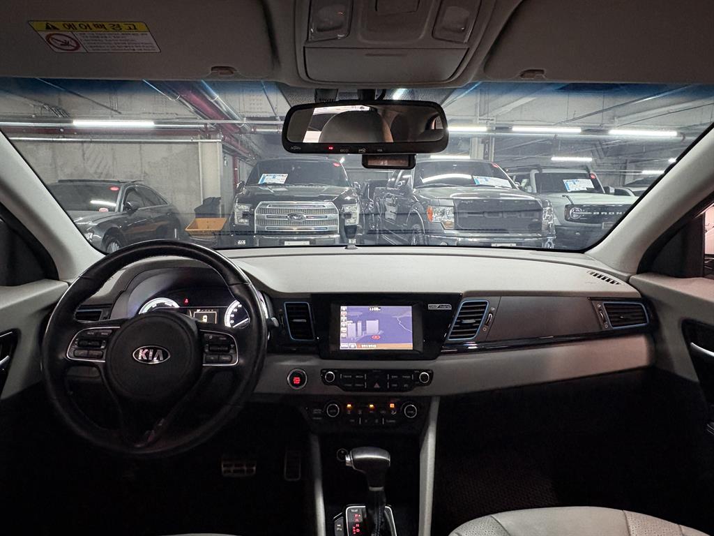 KIA Niro - Vista 12