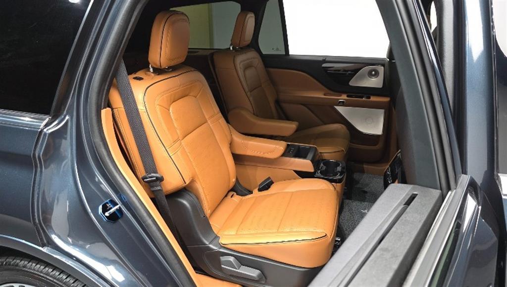 Lincoln Aviator - Vista 12