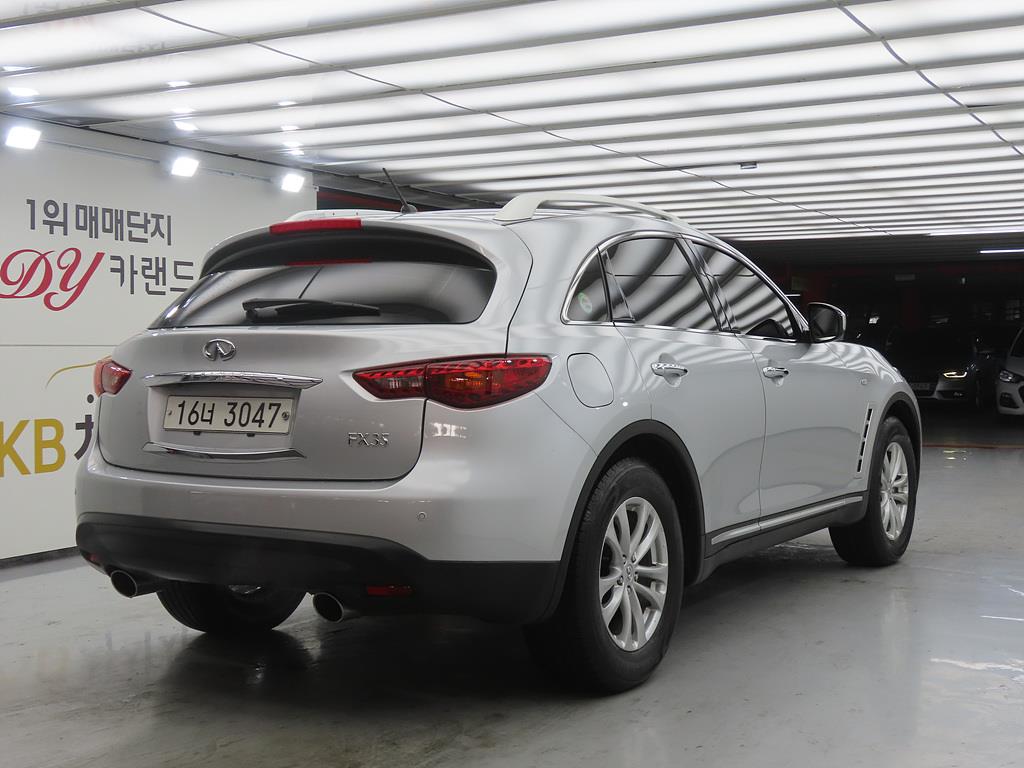 Infiniti FX - Vista 4