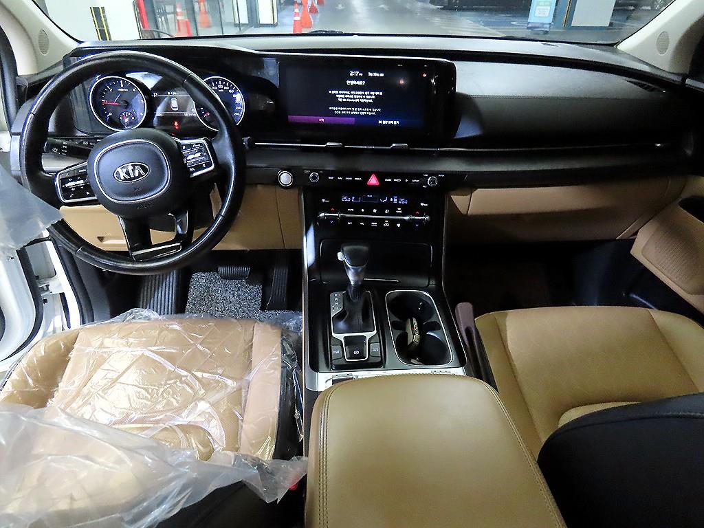 KIA Carnival - Vista 10