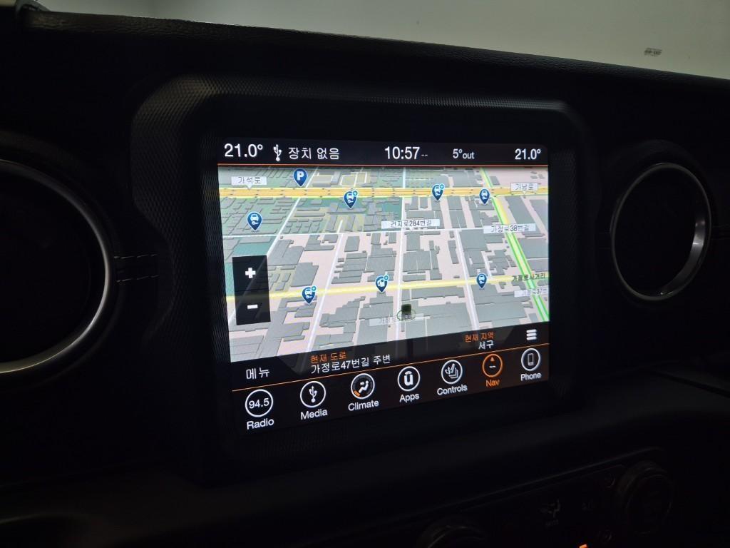 Jeep Wrangler 2018 Plateado - Importación desde Corea - HF Imports Iquique - Foto 13