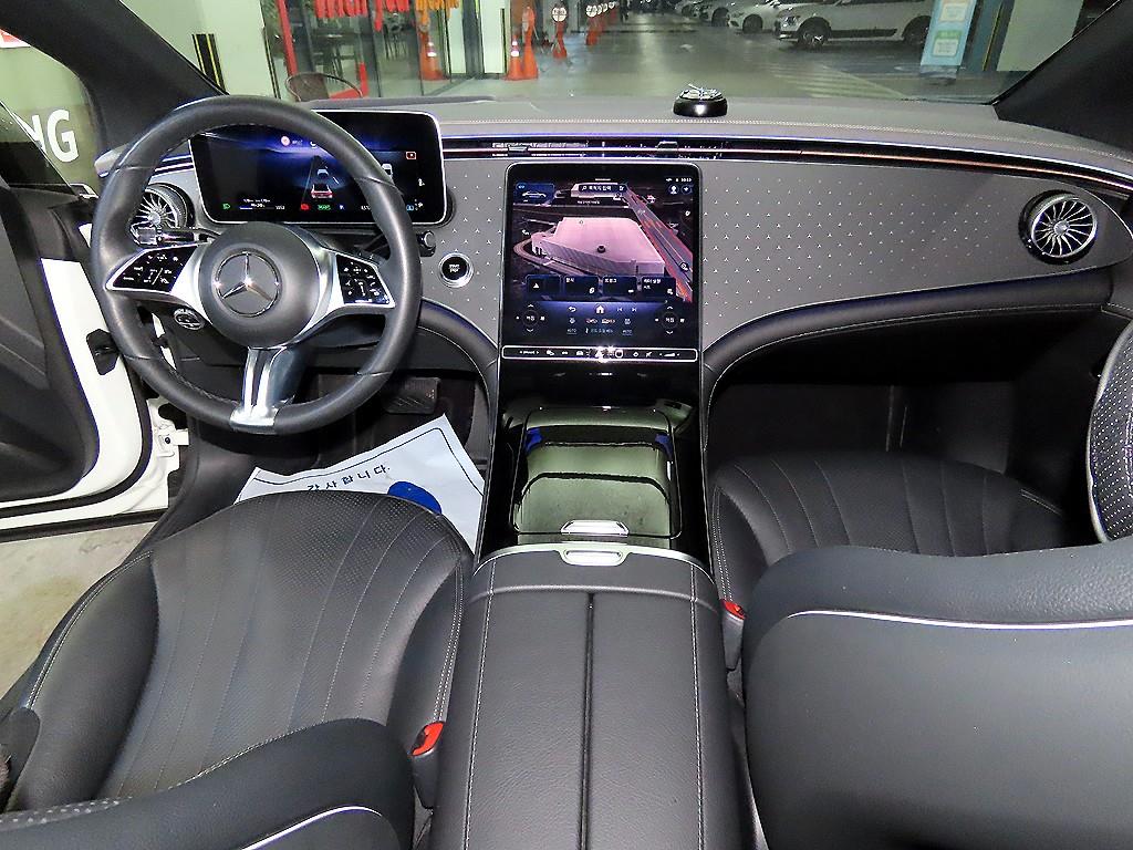 Mercedes Benz EQE - Vista 10