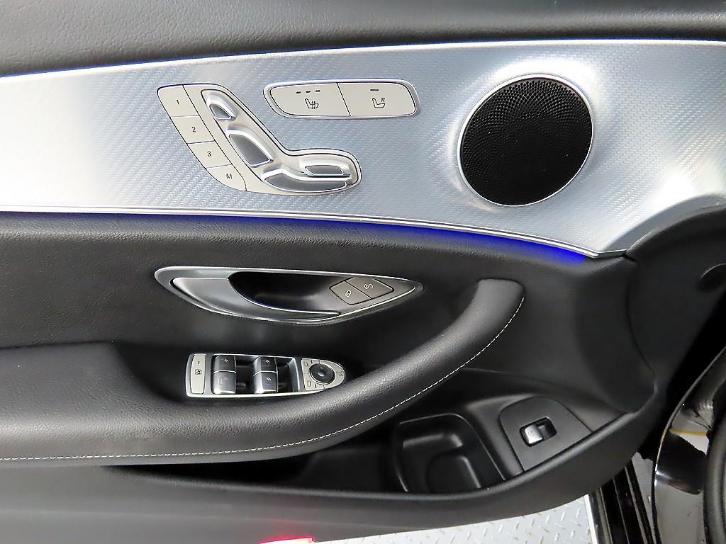 Mercedes Benz E class - Vista 11