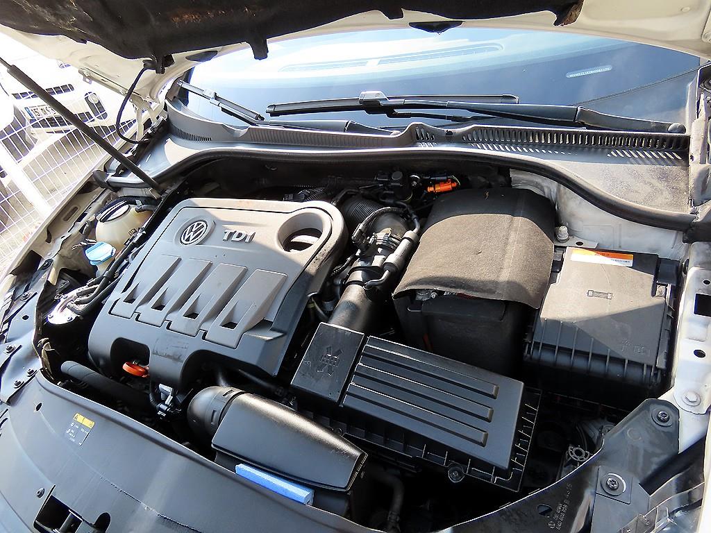 Volkswagen Golf 2011 Blanco - Importación desde Corea - HF Imports Iquique - Foto 19