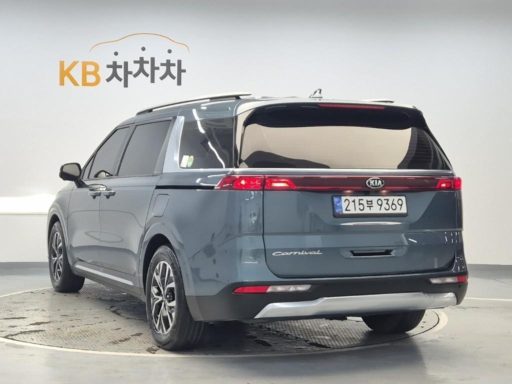 KIA Carnival - Vista 4