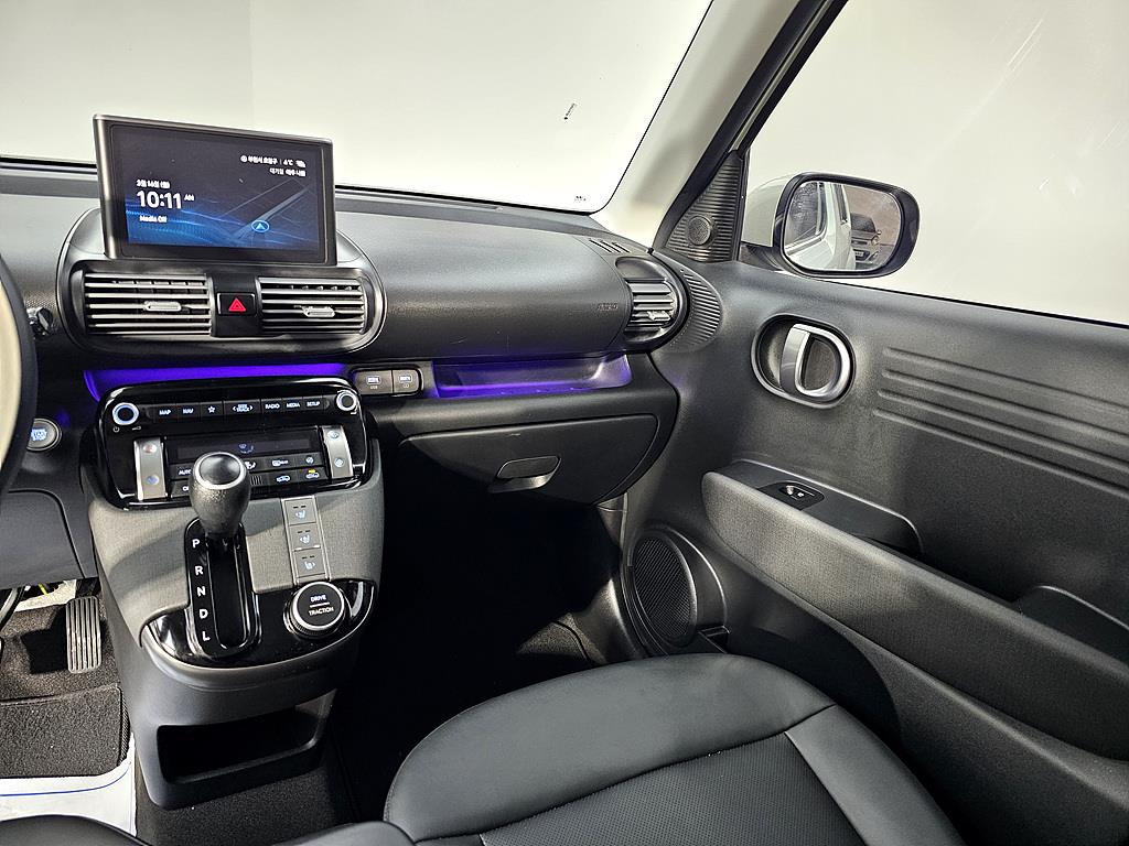 HYUNDAI Casper - Vista 10