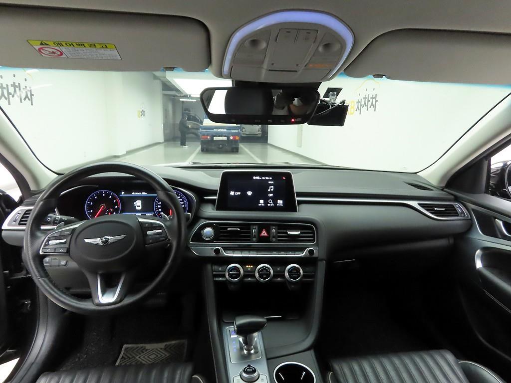 Genesis G70 - Vista 6