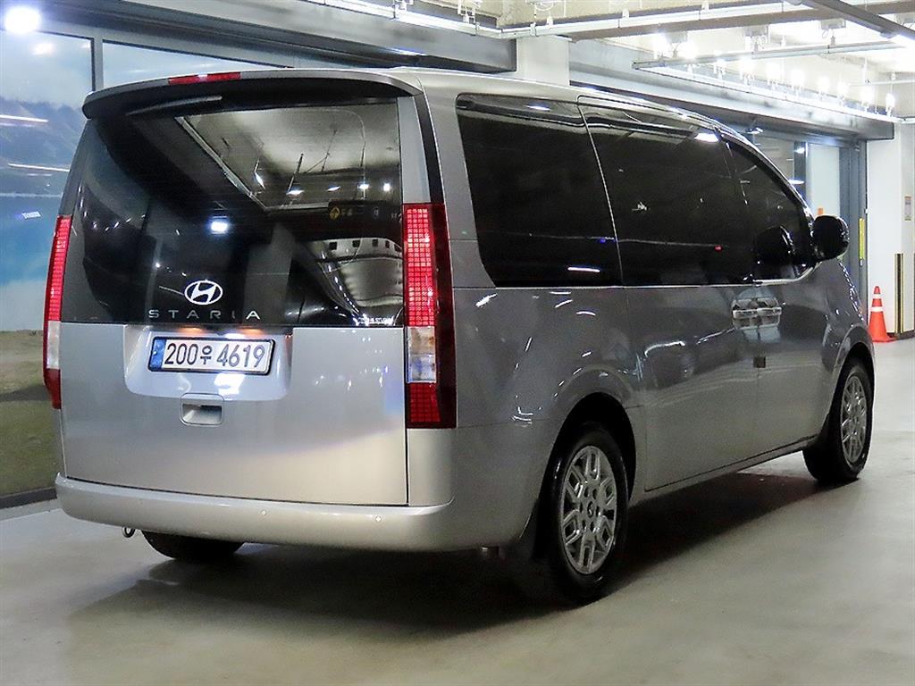 HYUNDAI Staria - Vista 4