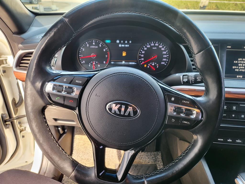 KIA K7 - Vista 8