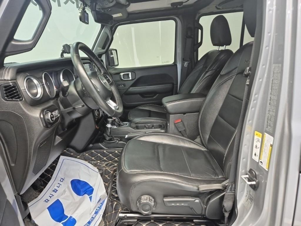 Jeep Wrangler - Vista 11