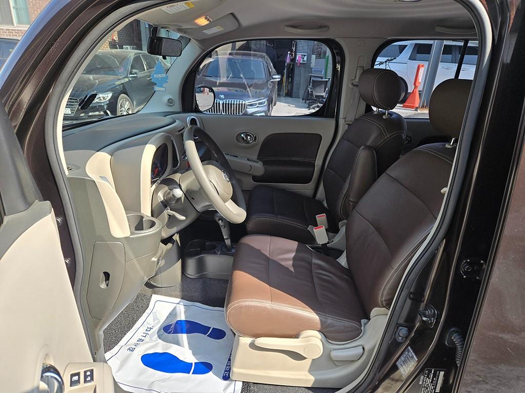 Nissan Cube - Vista 5