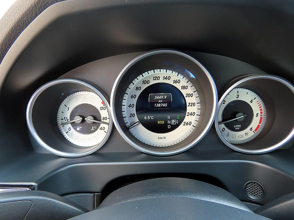 Mercedes Benz E class - Vista 9