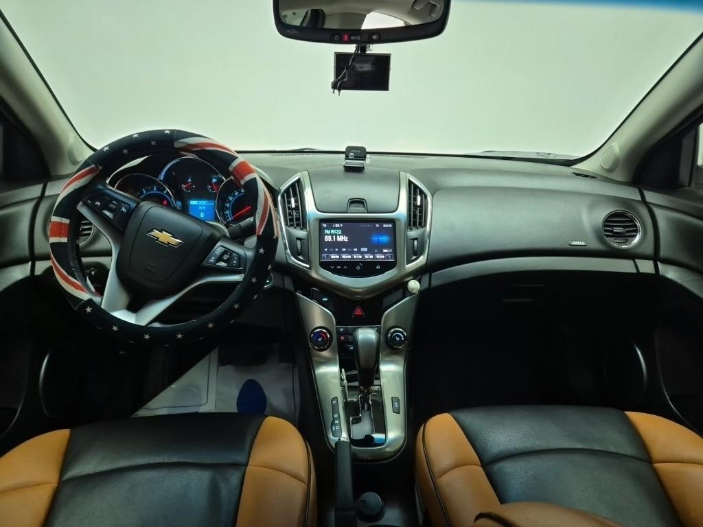 Chevrolet Cruise - Vista 7