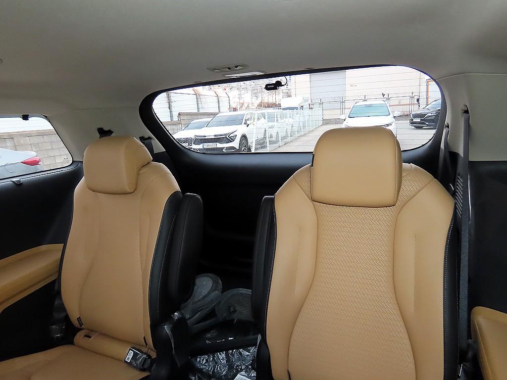 KIA Carnival - Vista 6