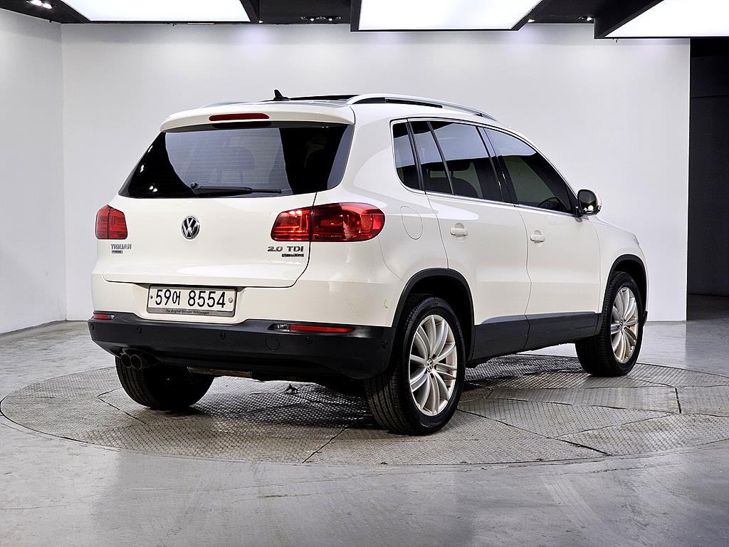 Volkswagen Tiguan - Vista 4