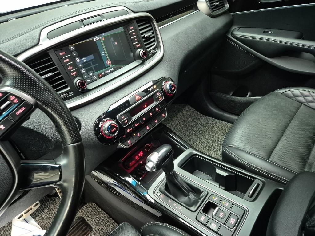 KIA Sorento - Vista 8