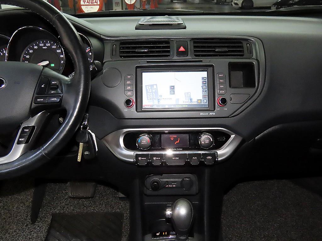 KIA Pride - Vista 11