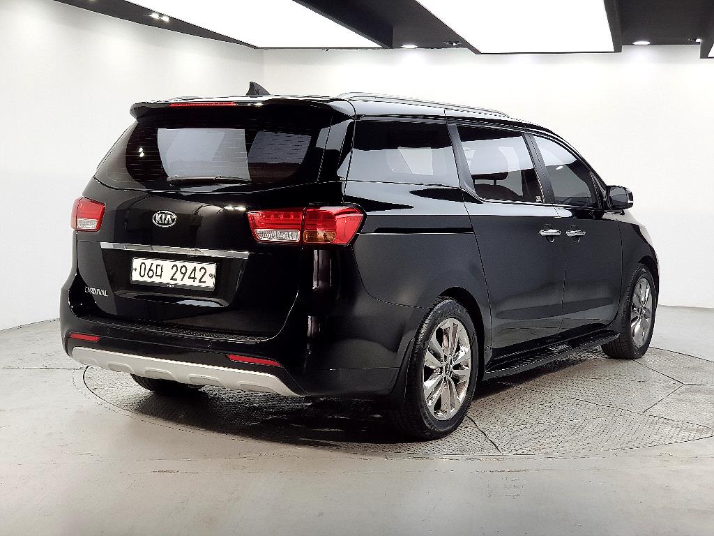 KIA Carnival - Vista 4