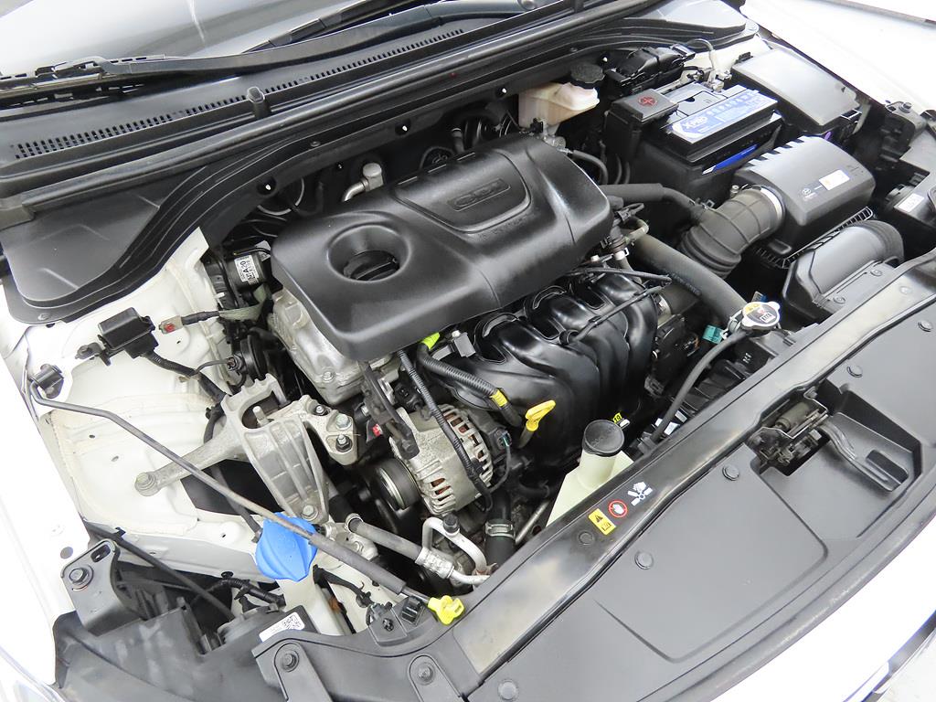 HYUNDAI Avante 2018 Blanco - Importación desde Corea - HF Imports Iquique - Foto 19