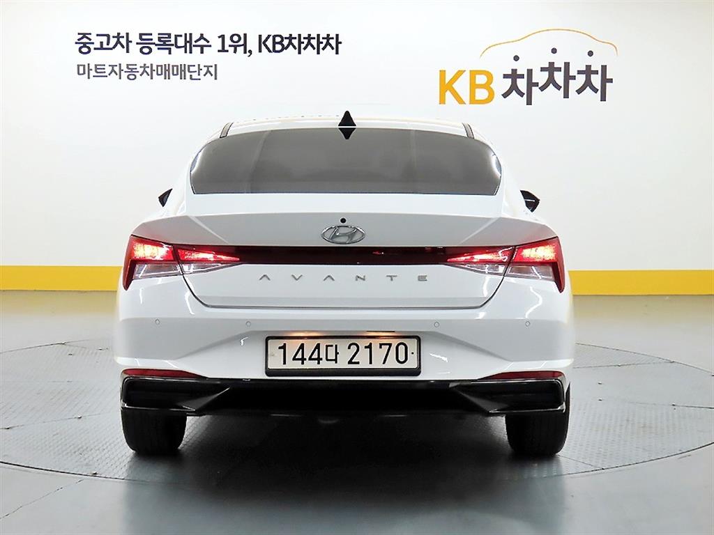 HYUNDAI Avante - Vista 4