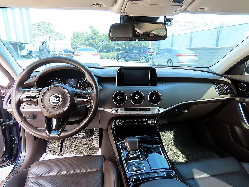 KIA Stinger - Vista 7