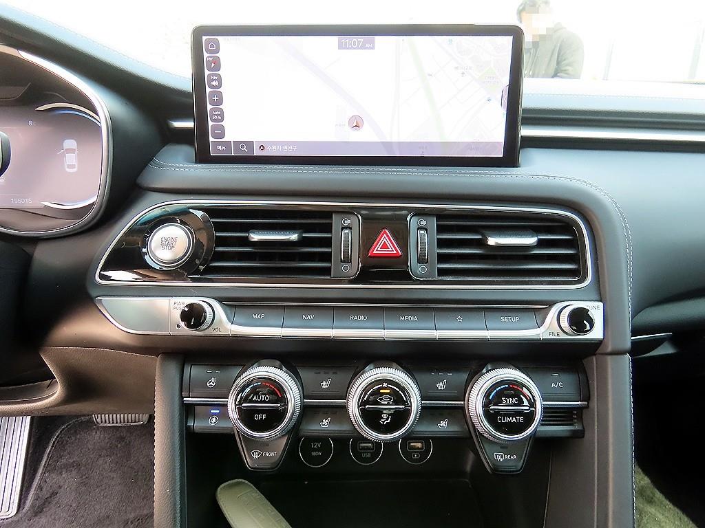 Genesis G70 - Vista 12