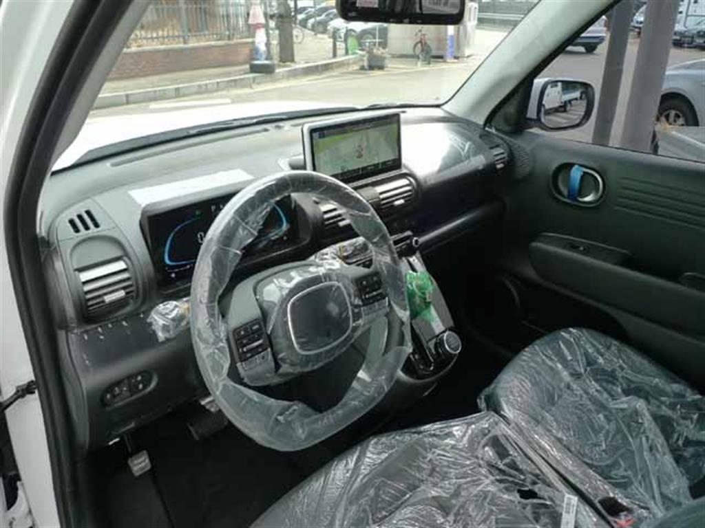 HYUNDAI Casper - Vista 9