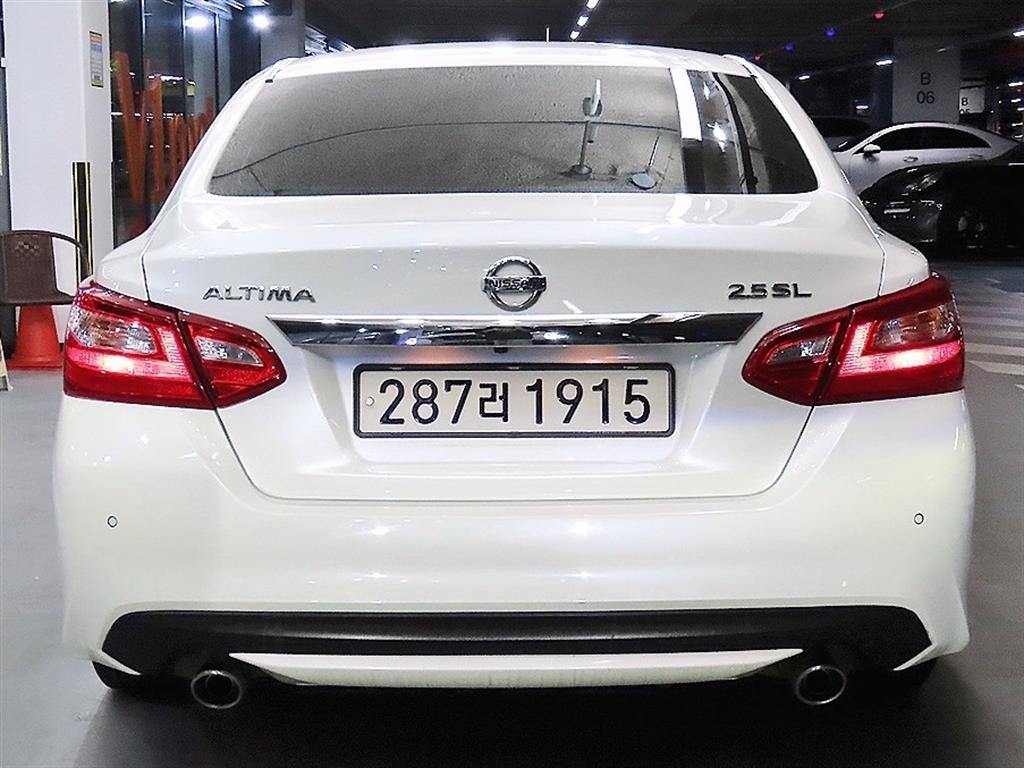 Nissan Altima - Vista 5