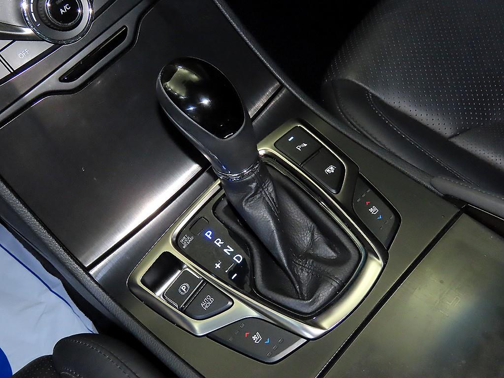 HYUNDAI Grandeur - Vista 12