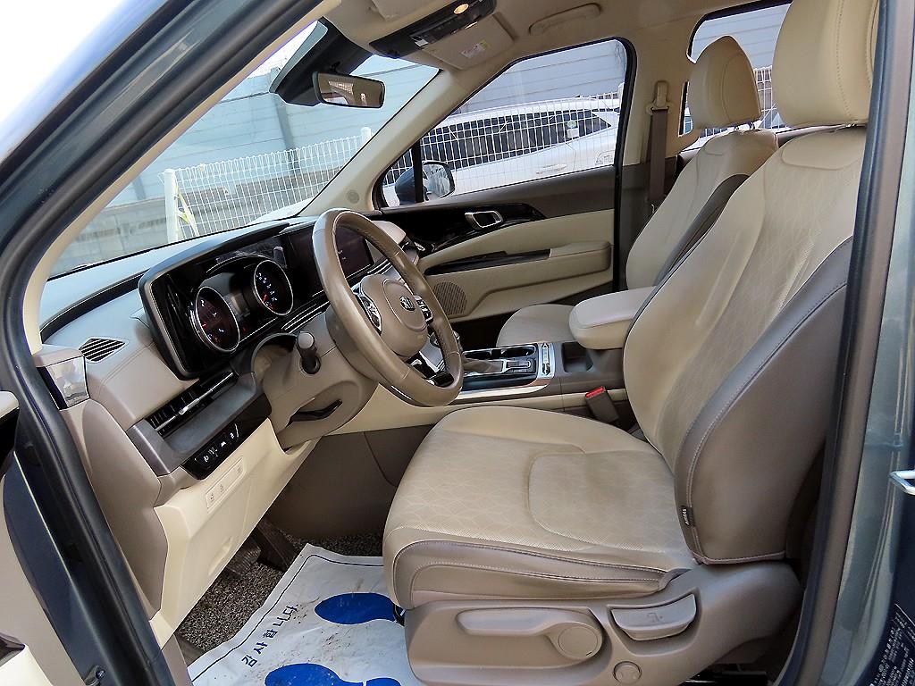 KIA Carnival - Vista 5