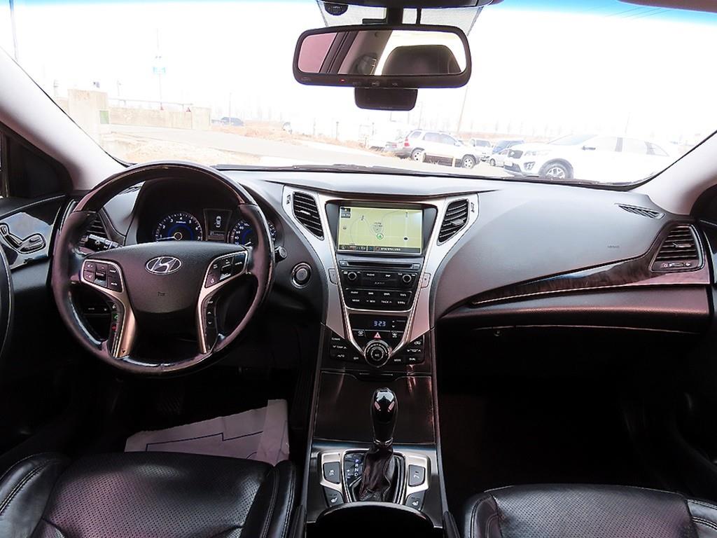 HYUNDAI Grandeur - Vista 9