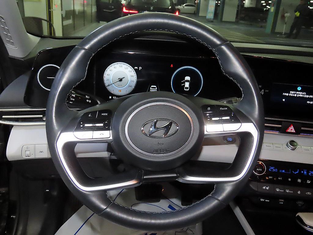 HYUNDAI Avante - Vista 8