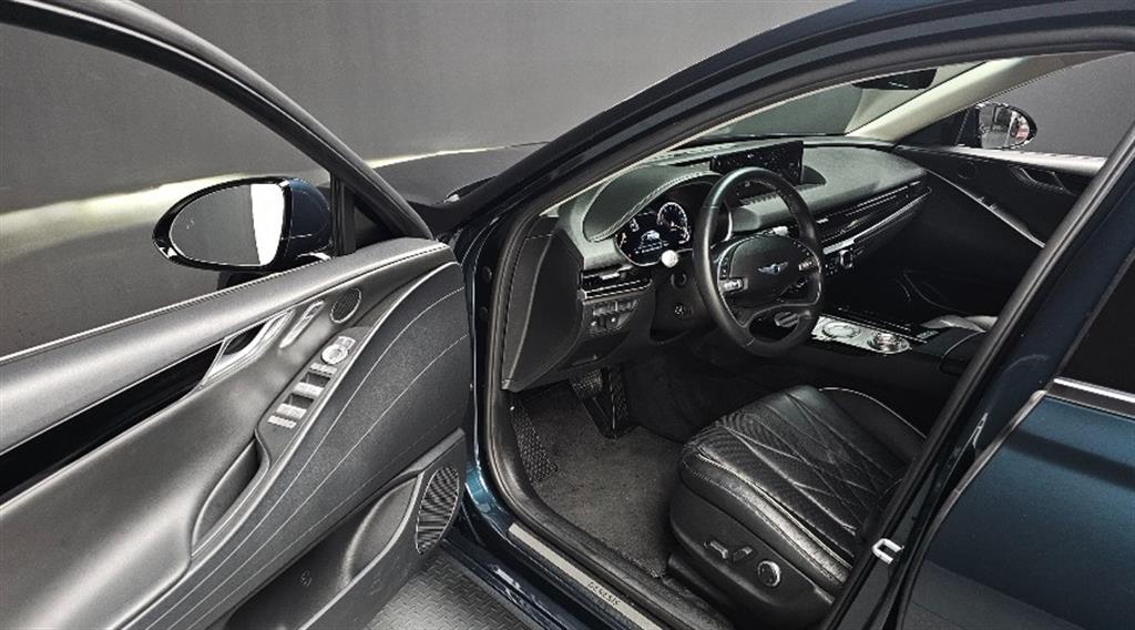 Genesis G80 - Vista 8