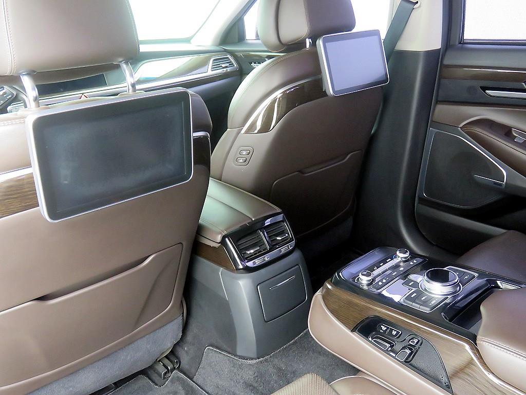 Genesis EQ900 - Vista 9