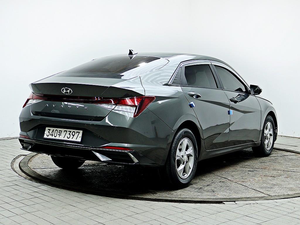 HYUNDAI Avante - Vista 7