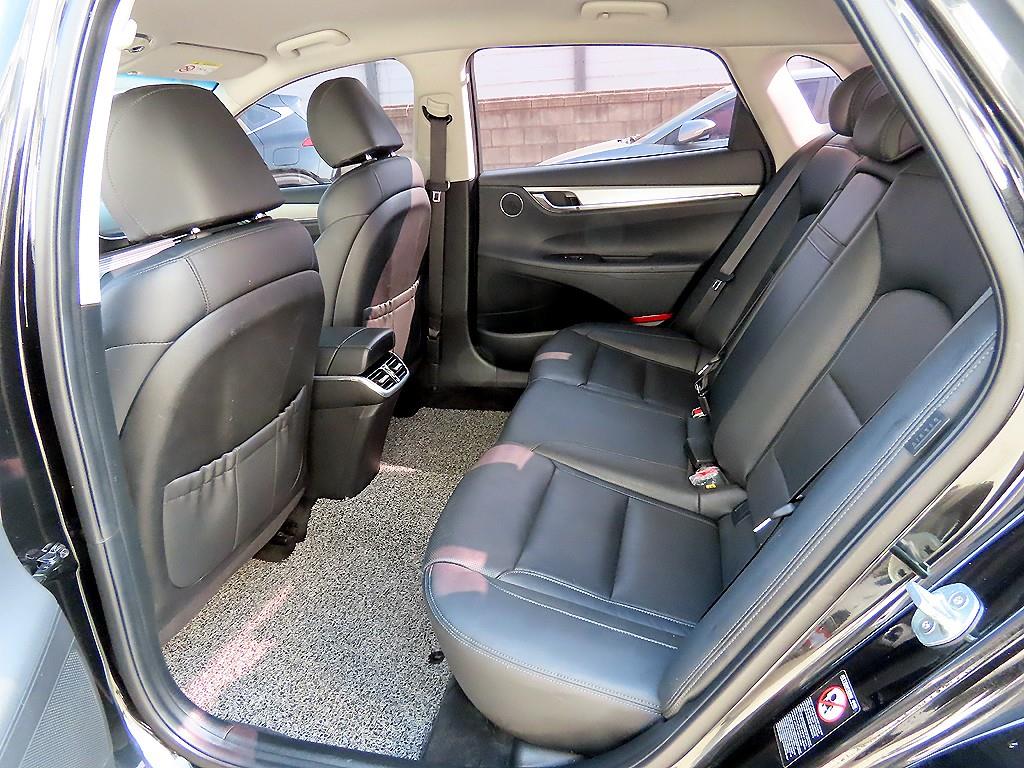 HYUNDAI Grandeur - Vista 6