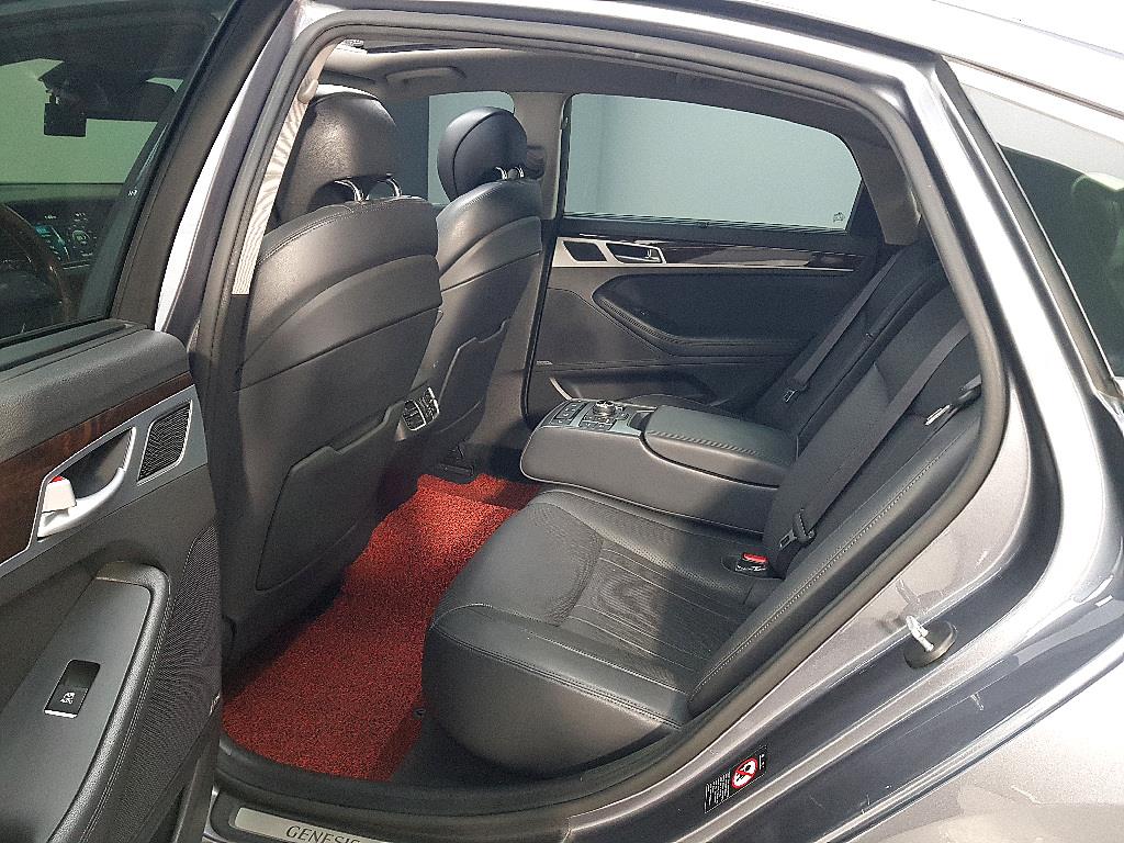 HYUNDAI Genesis - Vista 9