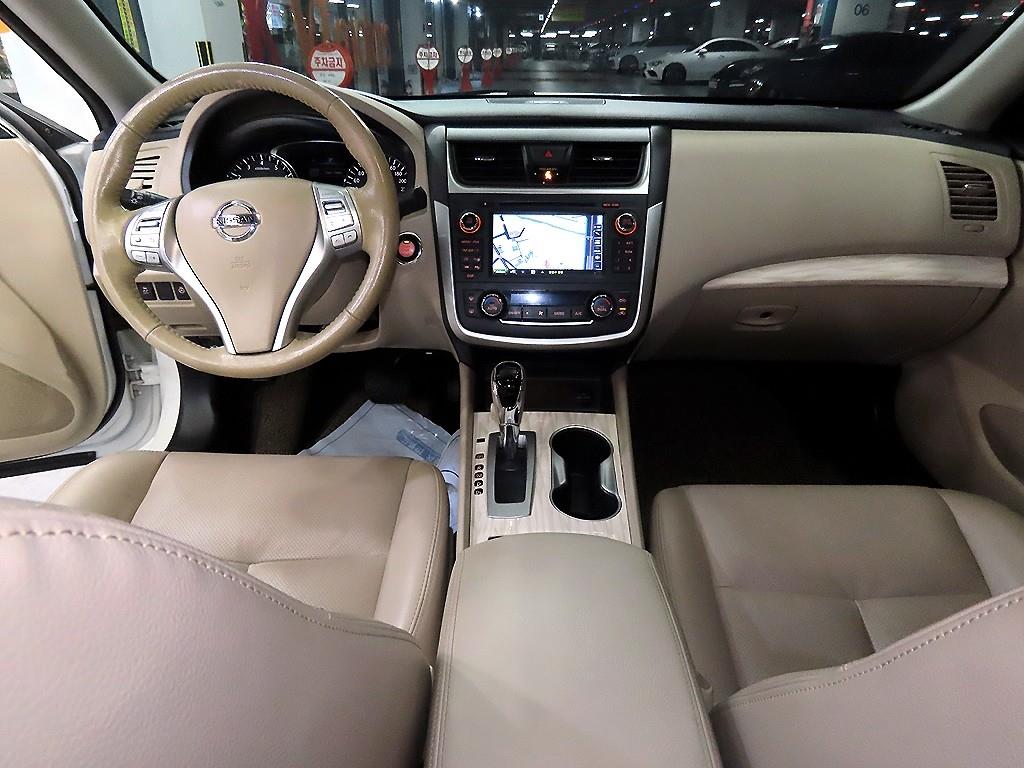 Nissan Altima - Vista 10