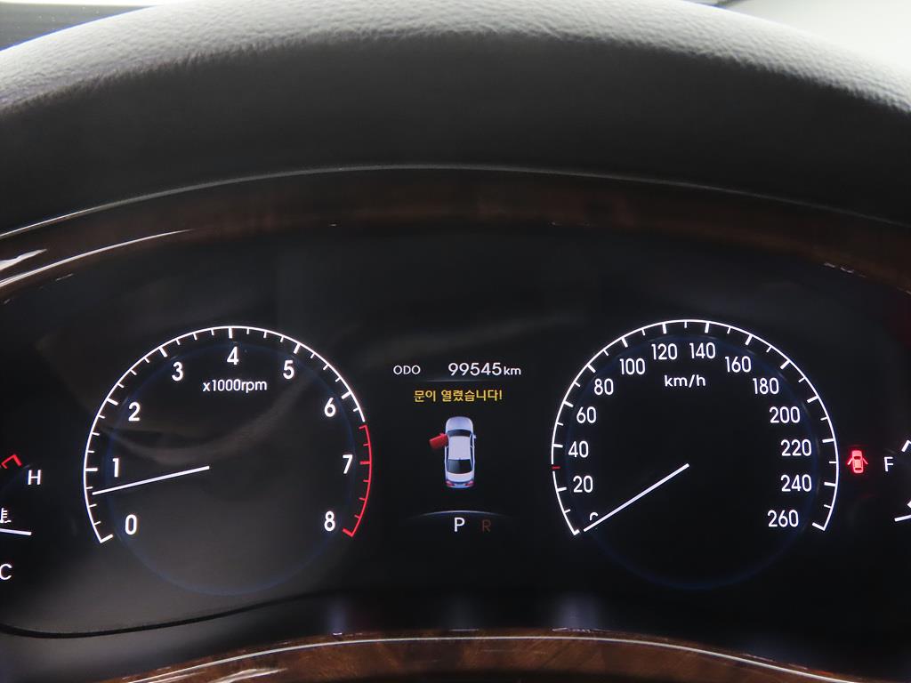 HYUNDAI Genesis - Vista 9