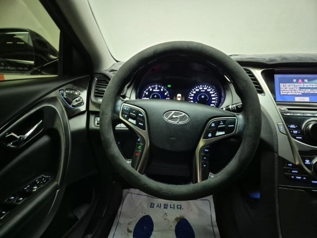 HYUNDAI Grandeur - Vista 9