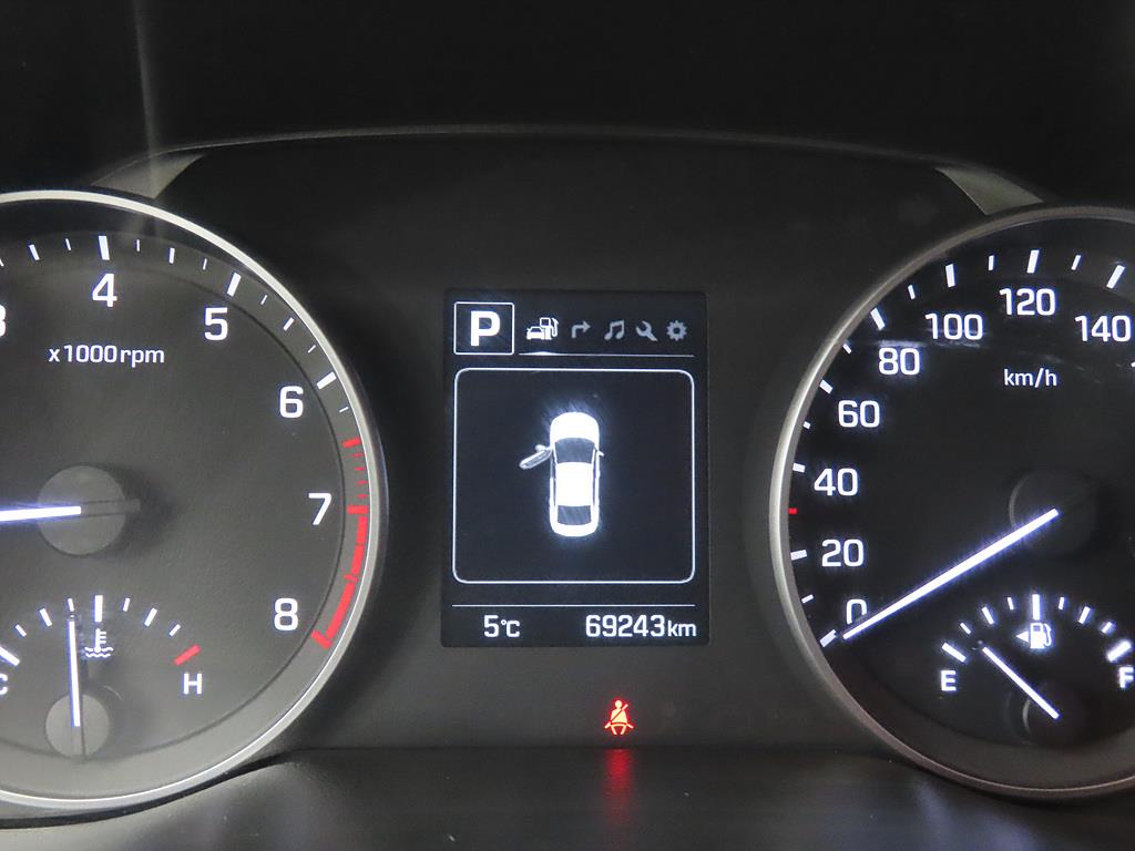 HYUNDAI Avante - Vista 8