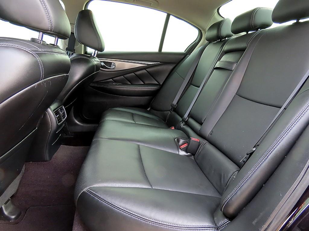 Infiniti Q - Vista 6