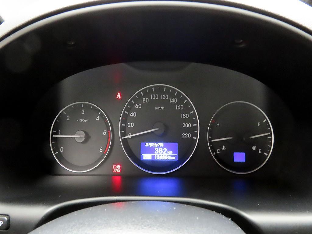 HYUNDAI Starex - Vista 6