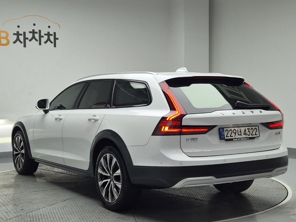 Volvo V90 - Vista 4