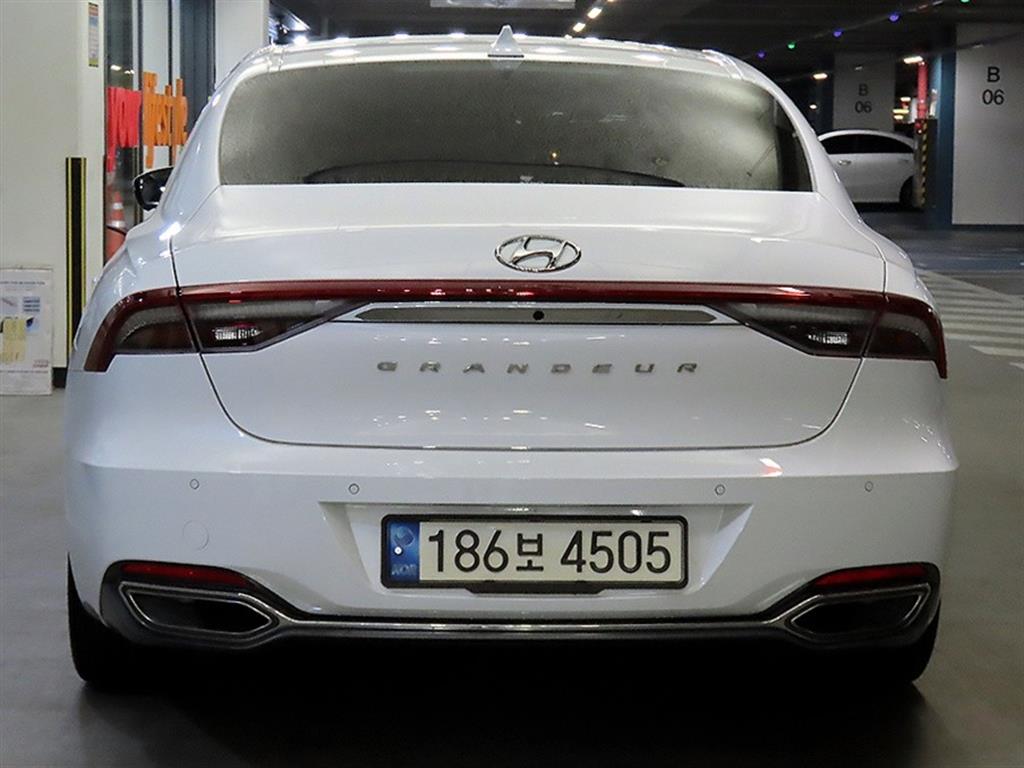 HYUNDAI Grandeur - Vista 5