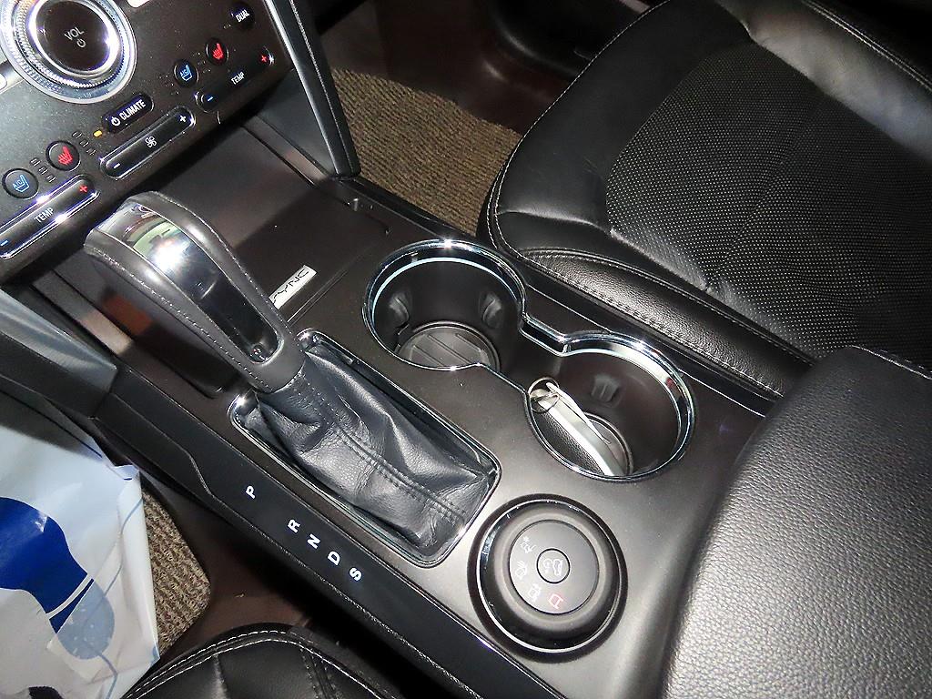 Ford Explorer - Vista 12