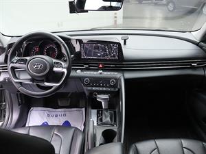 HYUNDAI Avante - Vista 10