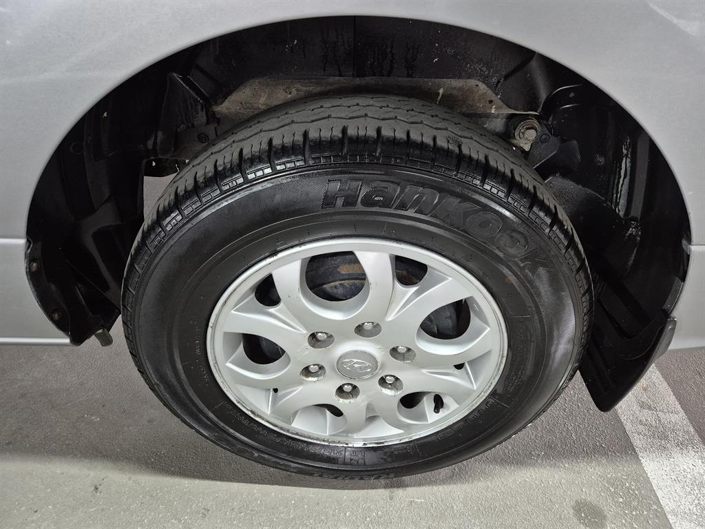 HYUNDAI Starex - Vista 12