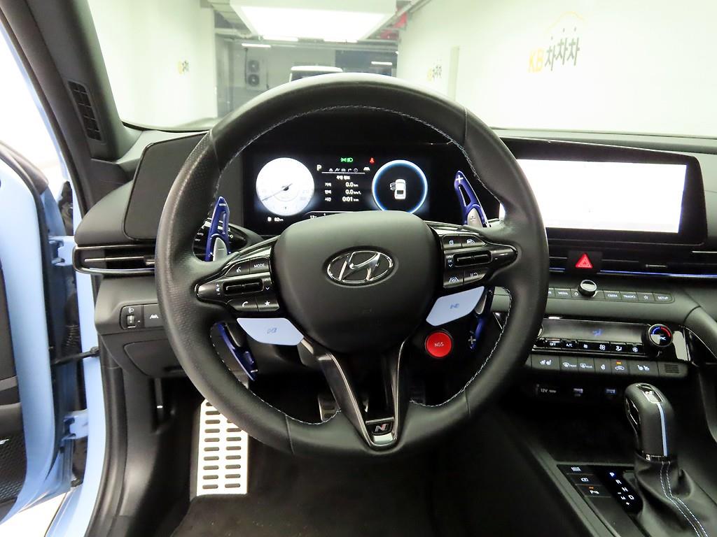 HYUNDAI Avante - Vista 7